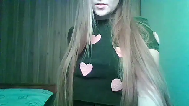 Evasapples online show from February 17, 2026, 11:57 pm