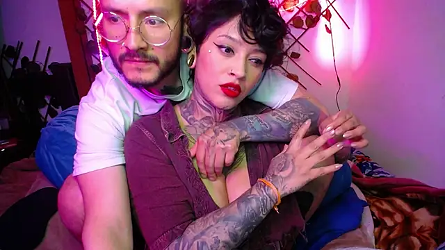 tatouagendecouple online show from October 22, 2025, 12:32 am