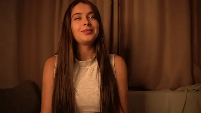 elisa moon online show from October 13, 2025, 3:35 pm