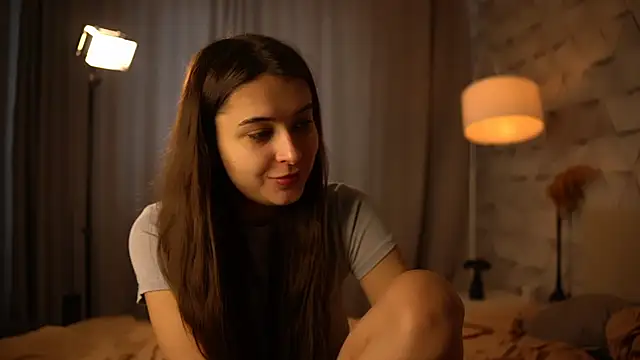 elisa moon online show from February 13, 2026, 9:42 am