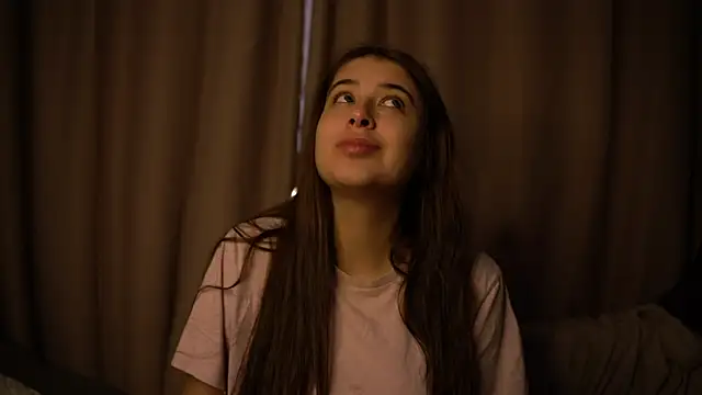 elisa moon online show from December 16, 2025, 8:51 am