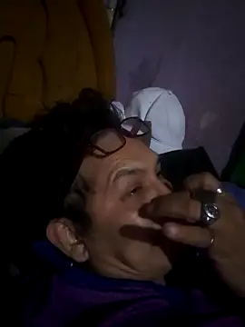 ardiente47 online show from October 12, 2025, 12:34 am