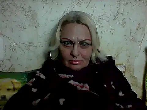 Snapshot of Gardener_of_Illusions chatting on June 10, 2026, 1:51 am Gardener of Illusions online show from June 10, 2026, 1:51 am