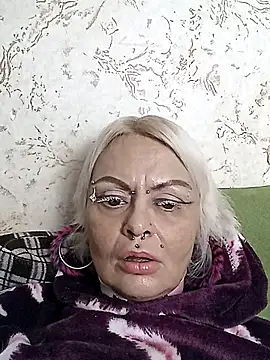 Gardener of Illusions online show from November 6, 2025, 3:27 pm