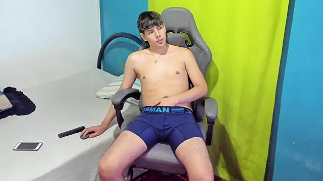 Snapshot of zackmontieel chatting on October 22, 2025, 9:53 am zackmontieel online show from October 22, 2025, 9:53 am