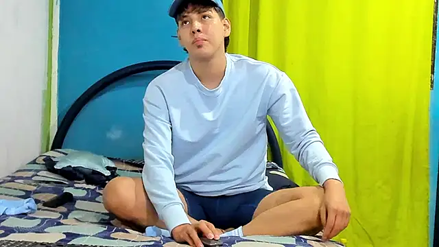 Snapshot of zackmontieel chatting on December 27, 2024, 8:24 am zackmontieel online show from December 27, 2024, 8:24 am