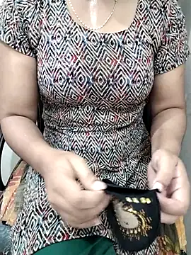 Snapshot of Tapur- chatting on October 8, 2025, 3:19 am Tapur- online show from October 8, 2025, 3:19 am