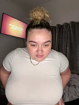 Dolly19x online show from December 6, 2024, 4:01 pm