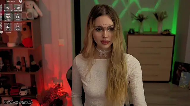 ManiFreyja online show from October 30, 2025, 1:15 am