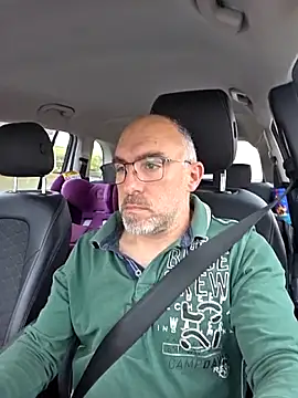 Snapshot of Crosss-23cm chatting on December 5, 2025, 2:15 pm Crosss-23cm online show from December 5, 2025, 2:15 pm