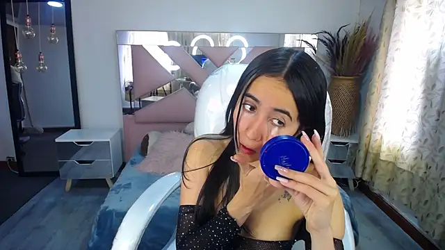 Mia Fischer online show from October 29, 2025, 7:35 pm