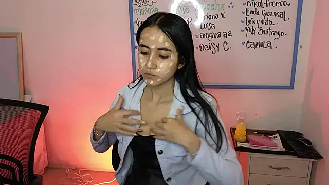 Mia Fischer online show from March 19, 2026, 11:43 am