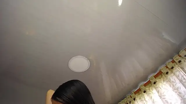 Mia Fischer online show from October 6, 2025, 7:47 pm