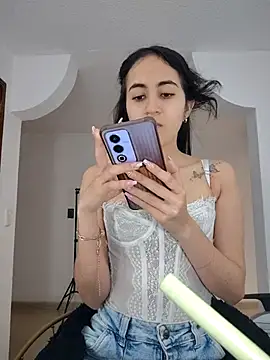 Mia Fischer online show from October 9, 2025, 6:30 pm