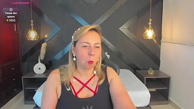 Snapshot of andre_soto_ chatting on February 5, 2026, 2:18 am andre soto online show from February 5, 2026, 2:18 am