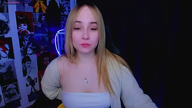 LianaBright online show from January 19, 2025, 2:04 am