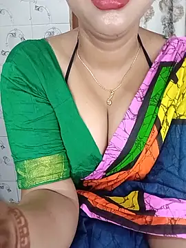 Snapshot of EeshaBhabi chatting on May 17, 2026, 1:44 pm EeshaBhabi online show from May 17, 2026, 1:44 pm