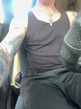 Snapshot of AlexGWoW chatting on April 4, 2026, 10:33 am AlexGWoW online show from April 4, 2026, 10:33 am