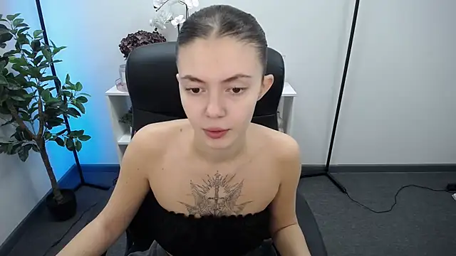 Snapshot of Ritaneer chatting on December 1, 2025, 8:59 am Ritaneer online show from December 1, 2025, 8:59 am