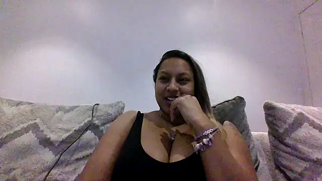Snapshot of TEMPTING-TAMMY chatting on January 13, 2025, 10:56 pm TEMPTING-TAMMY online show from January 13, 2025, 10:56 pm