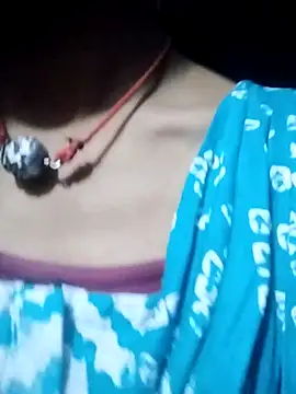 Snapshot of aadhini01 chatting on October 24, 2025, 4:39 pm aadhini01 online show from October 24, 2025, 4:39 pm