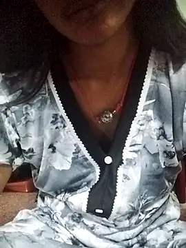 Snapshot of aadhini01 chatting on October 29, 2025, 5:45 pm aadhini01 online show from October 29, 2025, 5:45 pm