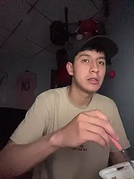 Snapshot of Stiven_017 chatting on January 18, 2026, 12:36 am Stiven 017 online show from January 18, 2026, 12:36 am