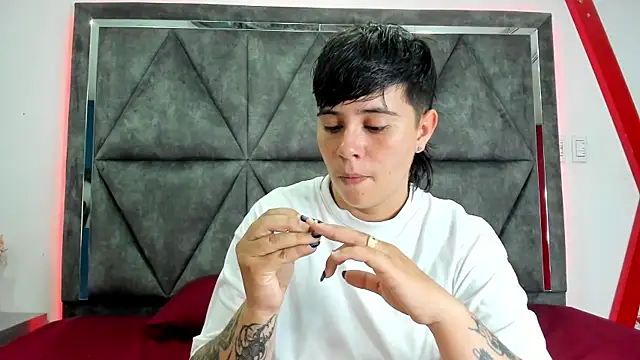 AbbySmiitth  online show from April 22, 2026, 10:05 pm