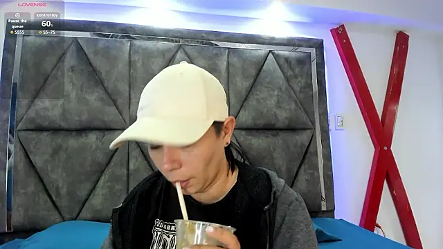 Snapshot of AbbySmiitth_ chatting on February 18, 2026, 9:11 pm AbbySmiitth online show from February 18, 2026, 9:11 pm