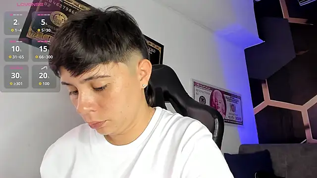 AbbySmiitth  online show from November 2, 2025, 5:40 pm