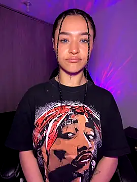 Snapshot of Crystal_Dluna chatting on October 13, 2025, 5:14 pm Crystal Dluna online show from October 13, 2025, 5:14 pm