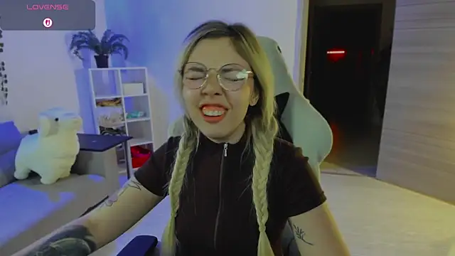 whoa-hoa-hoa-hoa-hoa online show from December 17, 2025, 9:09 pm