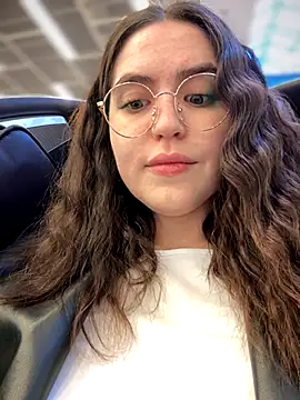 meow girl online show from November 14, 2025, 8:18 am