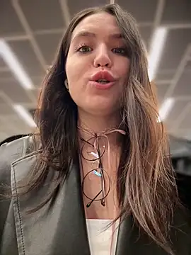 meow girl online show from February 2, 2026, 12:59 pm