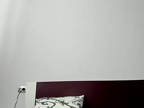 Snapshot of ElektraShine29 chatting on February 20, 2026, 7:43 am ElektraShine29 online show from February 20, 2026, 7:43 am