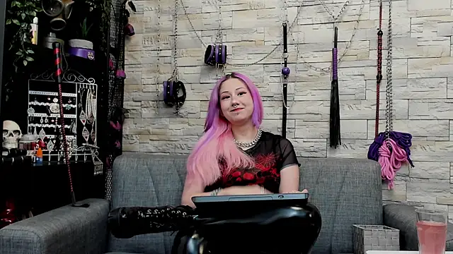 Snapshot of CruelMistress chatting on May 28, 2026, 1:13 am CruelMistress online show from May 28, 2026, 1:13 am