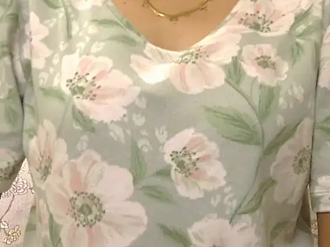  FluffyHxney  online show from October 9, 2025, 4:07 pm