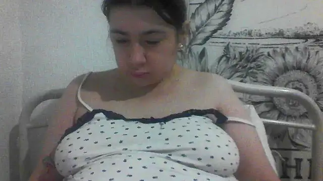CamilaCherryX online show from September 28, 2025, 10:06 pm