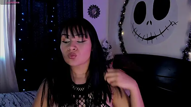 anhiahoney02 online show from December 15, 2025, 4:02 pm