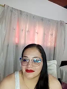 Snapshot of emily_sweet13 chatting on March 4, 2025, 7:01 pm emily sweet13 online show from March 4, 2025, 7:01 pm