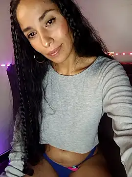 chloewildd  online show from May 3, 2026, 3:44 am