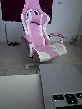 Snapshot of brithneysquirt chatting on January 12, 2025, 5:45 am brithneysquirt online show from January 12, 2025, 5:45 am