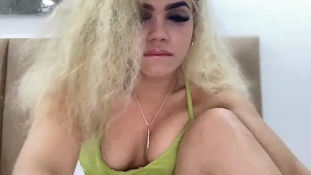 Snapshot of brithneysquirt chatting on October 22, 2025, 7:19 am brithneysquirt online show from October 22, 2025, 7:19 am