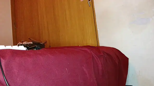 Snapshot of DirtyDi97 chatting on October 10, 2025, 2:01 am DirtyDi97 online show from October 10, 2025, 2:01 am