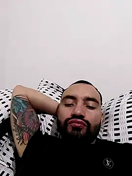 Juandiam online show from June 14, 2026, 1:46 am