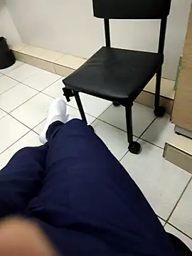 gatmoreno1 online show from January 7, 2026, 5:07 pm