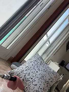 AlaskaLover online show from April 10, 2026, 8:32 am