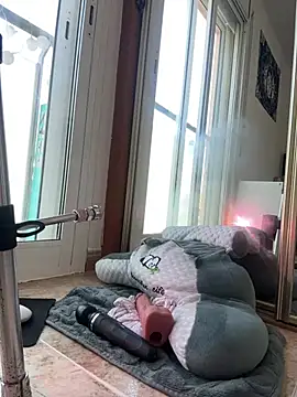 AlaskaLover online show from April 14, 2026, 8:19 am