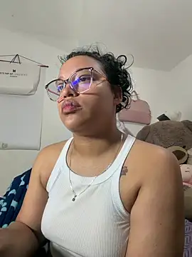 angela angels  online show from April 7, 2026, 9:44 am