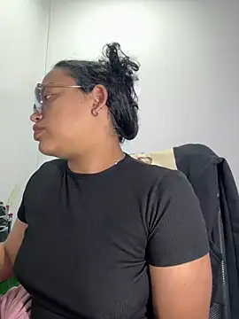 angela angels  online show from October 31, 2025, 3:25 am